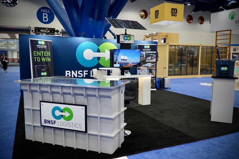 portable collapsible banner stands